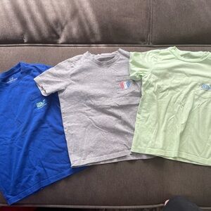 3 vineyard vines tshirts